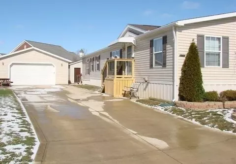 1567 Bogie Ln, Painesville, OH 44077