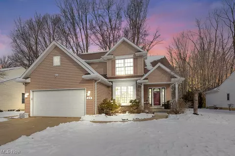 219 Rauscher Ct, Elyria, OH 44035