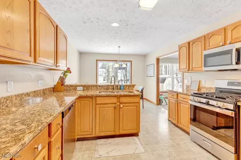 Kitchen - 219 Rauscher Ct, Elyria, OH 44035 photo 2 of 2