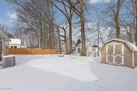 Exterior - 219 Rauscher Ct, Elyria, OH 44035 photo 3 of 4