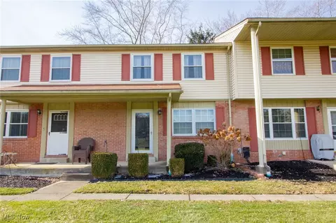 335 Carriage Ln, Canfield, OH 44406
