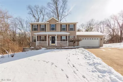 66 Forest Mill Ln, Akron, OH 44319