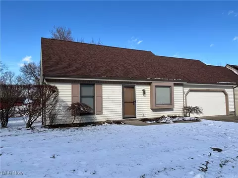 46082 New England Sq, New Waterford, OH 44445