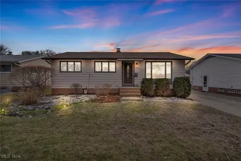 705 Colonel Dr, Cleveland, OH 44109
