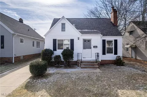 8007 Essen Ave, Parma, OH 44129