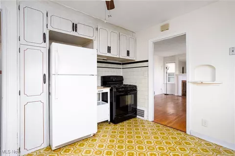 8007 Essen Ave, Parma, OH 44129 photo 18