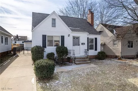 8007 Essen Ave, Parma, OH 44129 photo 3