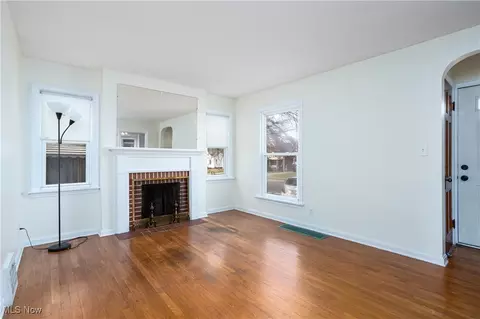 8007 Essen Ave, Parma, OH 44129 photo 13