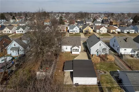 8007 Essen Ave, Parma, OH 44129 photo 9