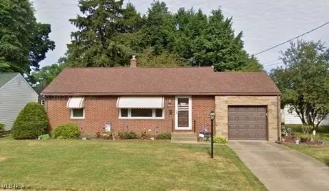 3827 Westview Ave NW, Canton, OH 44709
