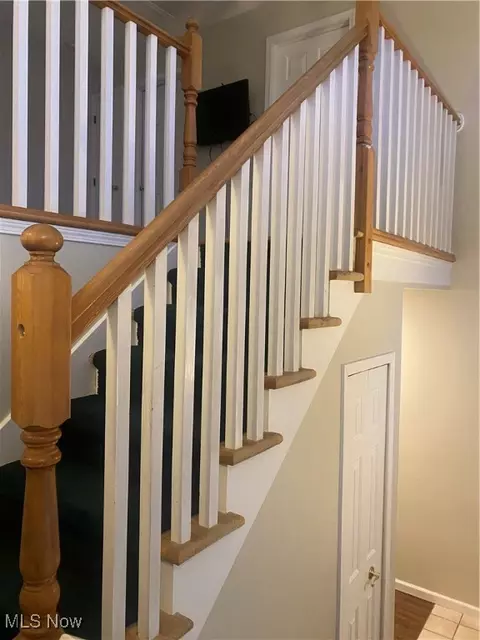 Entry Way - 2049 W 16th St, Ashtabula, OH 44004 photo 5 of 9