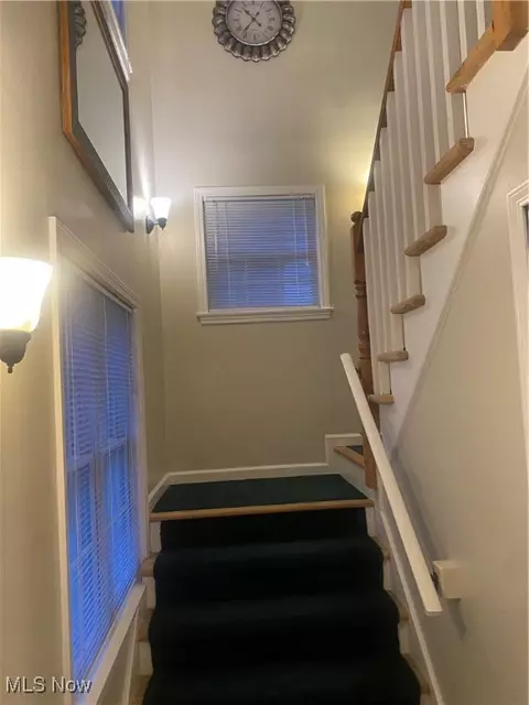 Entry Way - 2049 W 16th St, Ashtabula, OH 44004 photo 1 of 9