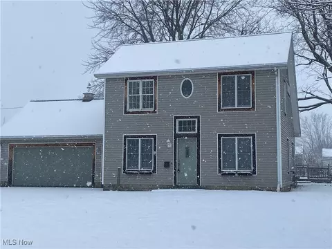Exterior - 2049 W 16th St, Ashtabula, OH 44004 photo 4 of 4