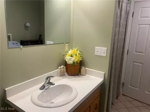 Bath - 2049 W 16th St, Ashtabula, OH 44004 photo 3 of 7