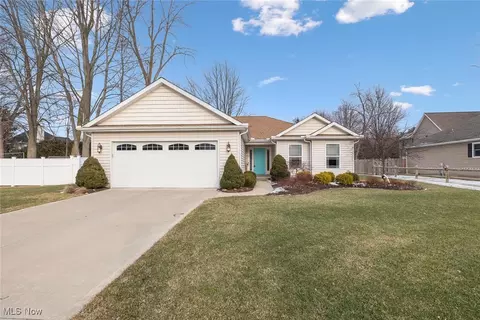 245 Abbotsford Dr, Sheffield Lake, OH 44054