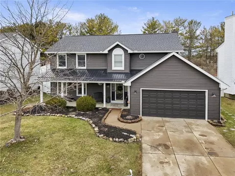 47 Hunter Pkwy, Cuyahoga Falls, OH 44223