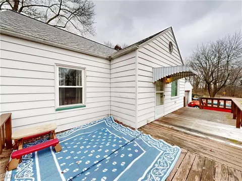 1004 E Rice St, Alliance, OH 44601 photo 2