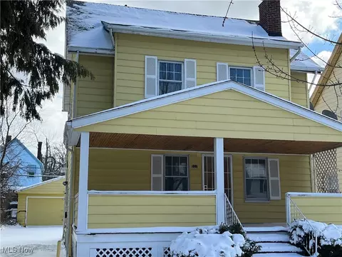 937 Nela View Rd, Cleveland Heights, OH 44112