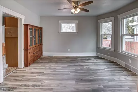 227 Spruce St, Elyria, OH 44035 photo 8