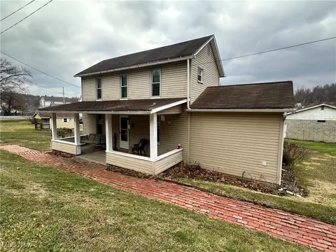 80 W Main St, Quaker City, OH 43773