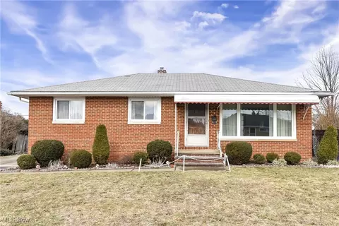3018 Somia Dr, Parma, OH 44134