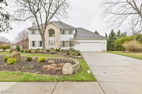 482 Longspur Rd, Highland Heights, OH 44143