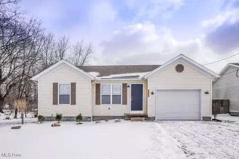 1143 Apple Ave, Alliance, OH 44601
