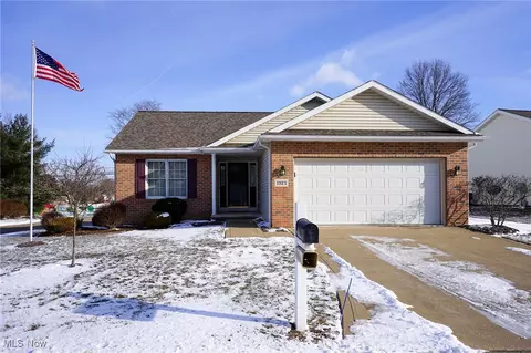 1327 Presidents St, Louisville, OH 44641