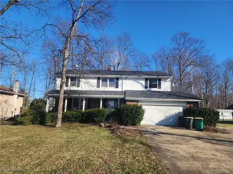 7301 Holly Park Dr, Mentor, OH 44060