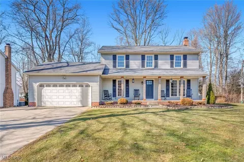 4100 Meadow Wood Ln, Uniontown, OH 44685