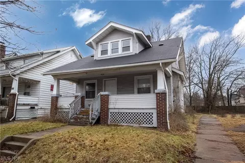 931 Lovers Ln, Akron, OH 44306