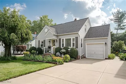 1337 Worton Blvd, Mayfield Heights, OH 44124