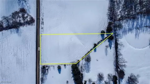 Hartville Road, Atwater, OH 44201
