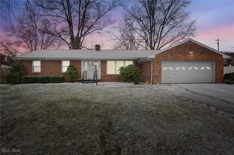 225 Winkler Dr, Wooster, OH 44691
