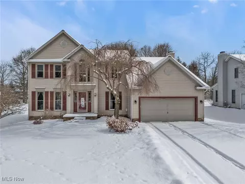 10003 Parkland Dr, Twinsburg, OH 44087