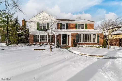 18201 Shelburne Rd, Shaker Heights, OH 44118