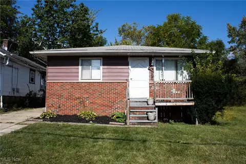 5310 Kohout St, Maple Heights, OH 44137