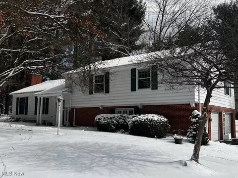 5754 Caranor Rd, Kent, OH 44240