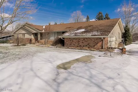 3075 Bremerton Rd, Pepper Pike, OH 44124