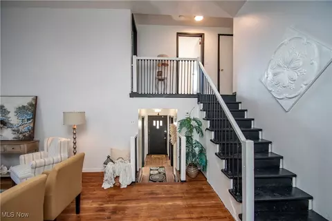 Entry Way - 7433 Ranier Trl, Boardman, OH 44512 photo 4 of 6