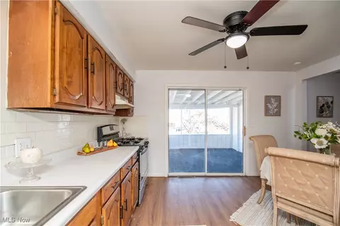 Kitchen - 7433 Ranier Trl, Boardman, OH 44512 photo 3 of 6