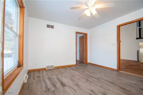 Living - 7433 Ranier Trl, Boardman, OH 44512 photo 3 of 4