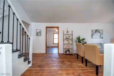 Entry Way - 7433 Ranier Trl, Boardman, OH 44512 photo 2 of 6