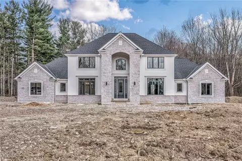 2525 Brainard Rd, Pepper Pike, OH 44124