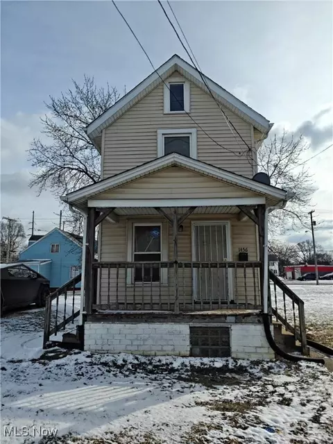 1456 Harrisburg Rd NE, Canton, OH 44705