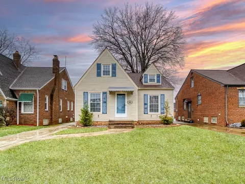 7810 Deerfield Dr, Parma, OH 44129
