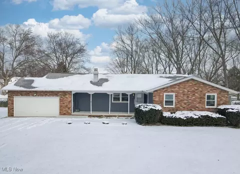 517 Deborah Dr, New Franklin, OH 44319