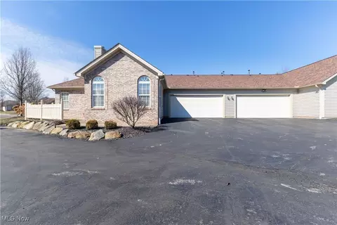 695 E Western Reserve Rd #1401, Poland, OH 44514
