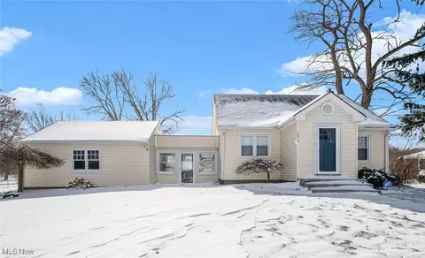 5674 Middle Ridge Rd, Madison, OH 44057