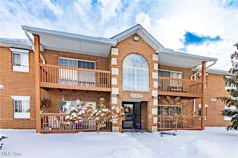10365 Glenway Dr #207, Twinsburg, OH 44087